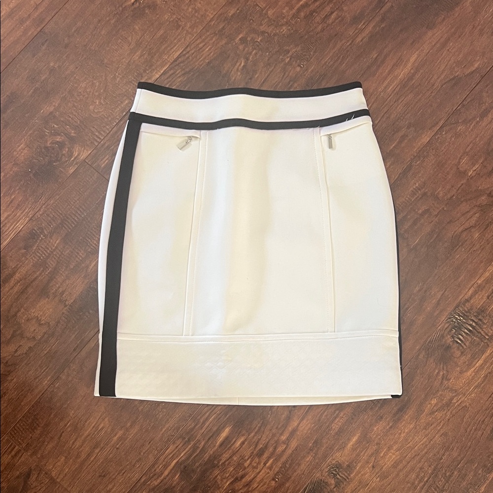 White House Black Market White and Black Mini Skirt